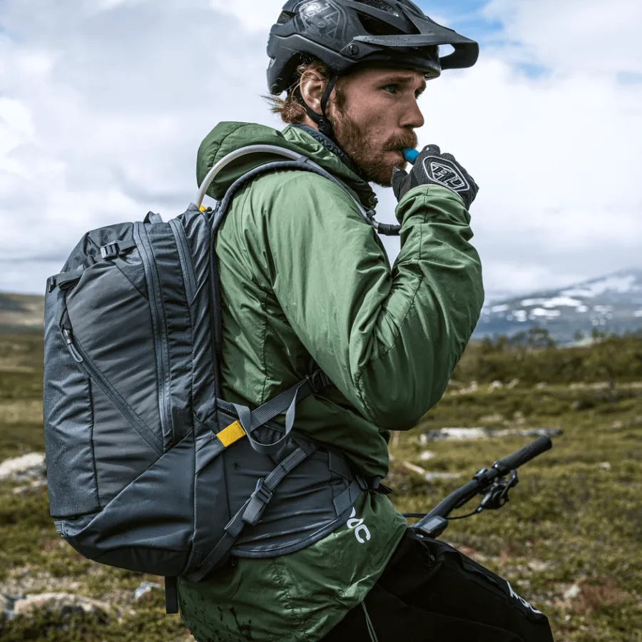 Thule Drinkrugzakken|Fietsrugzakken-Rail 18L